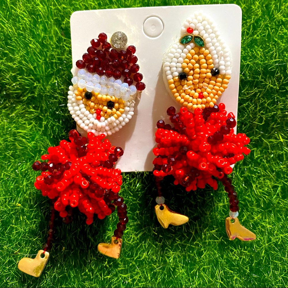 NWOT Mr. & Mrs. Claus Seed bead earrings 🎅🏻🤶🏻
